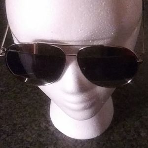 Stylish "Aviator" Sunglasses